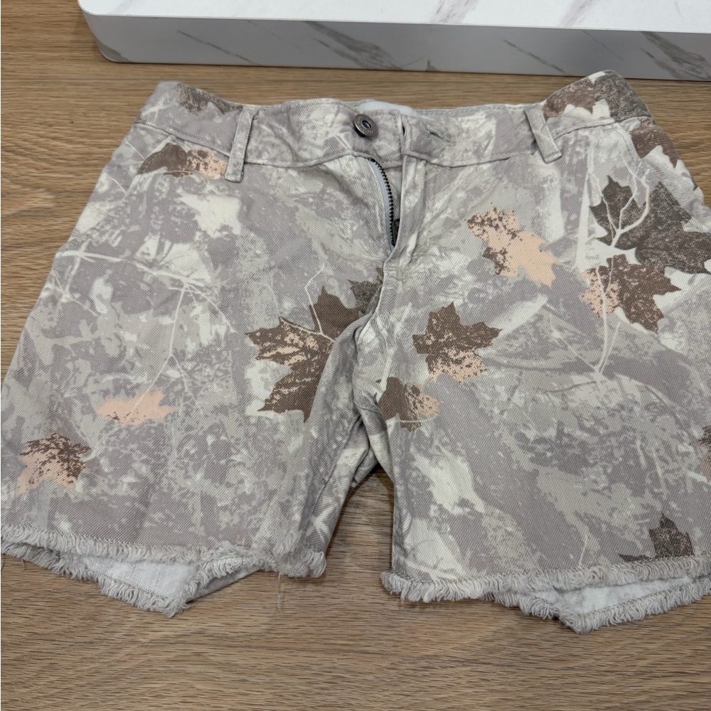 abercrombie kids taupe, cream, brown leaf print shorts